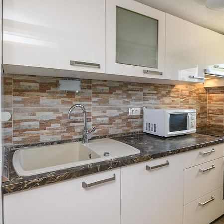 Apartment Mario - Veliki Stan Za Odmor - Terasa- Vrt - Bazen - Pogled More, Izoliran Orasac Bagian luar foto